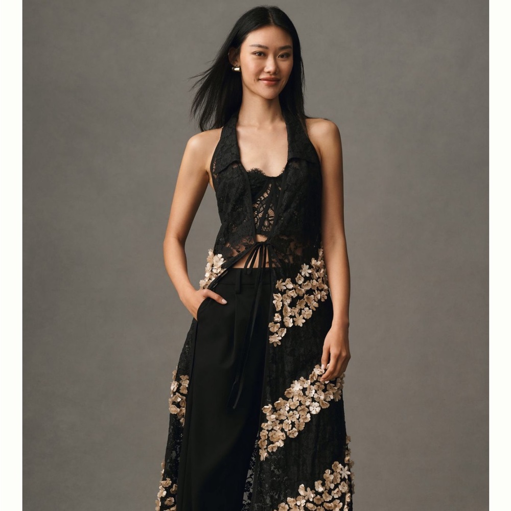 Elegant lace floral appliqué tunic